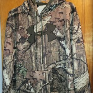 Under Armour sweatshirt